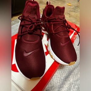 Nike React Prestos in burgundy. Size 12